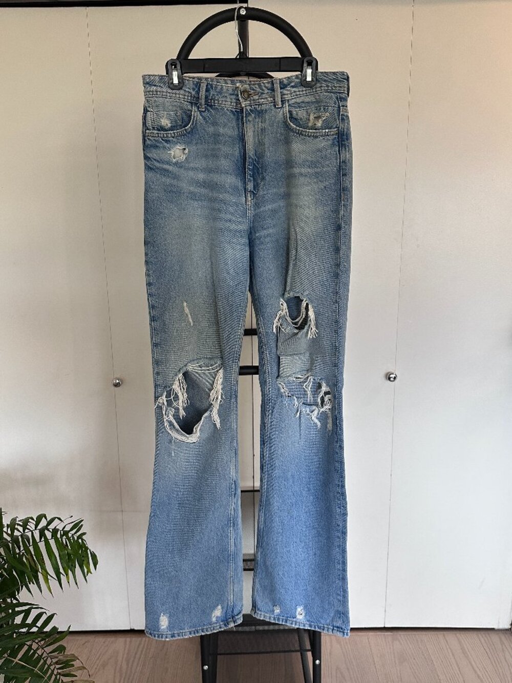Zara High Waisted Distressed Wide Leg Jeans Size 8 Light Wash